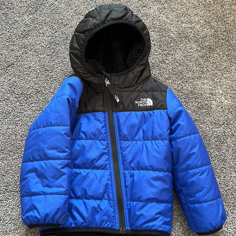 The North Face Toddler Reversible Hooded Jacket! In excellent clean condition